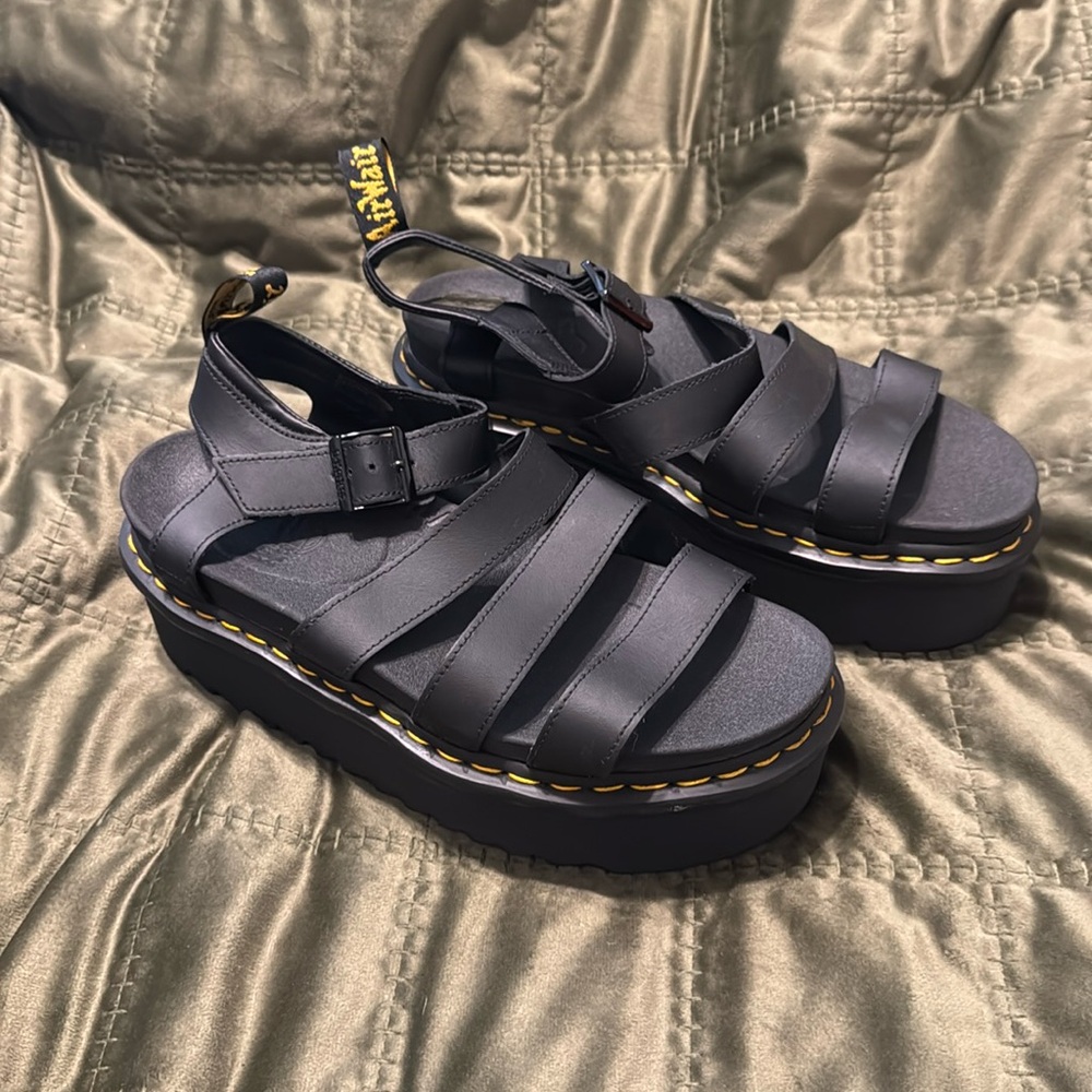 Nwot Blair dr martens platforms